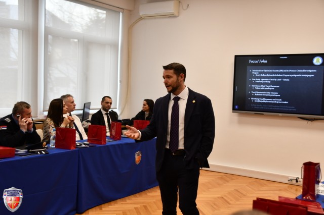 DSC_1435~1.JPG