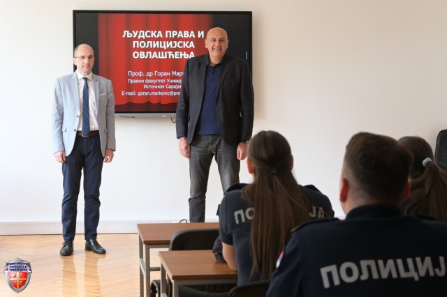 NASLOVNA_28129.JPG
