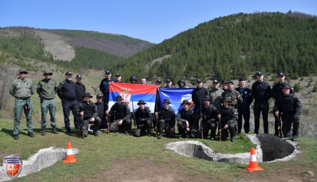 NASLOVNA~100.JPG