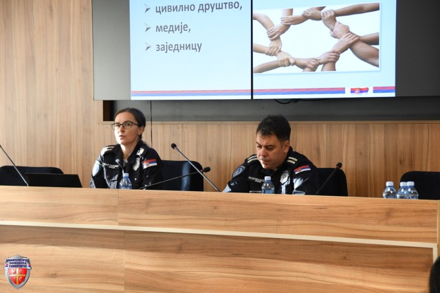 NASLOVNA~122.JPG