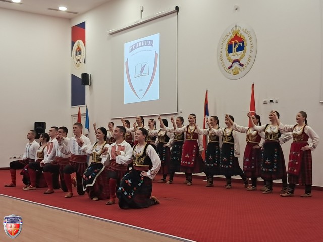 Nastup_folklorne_sekcije_ucenika_SSUP.jpg